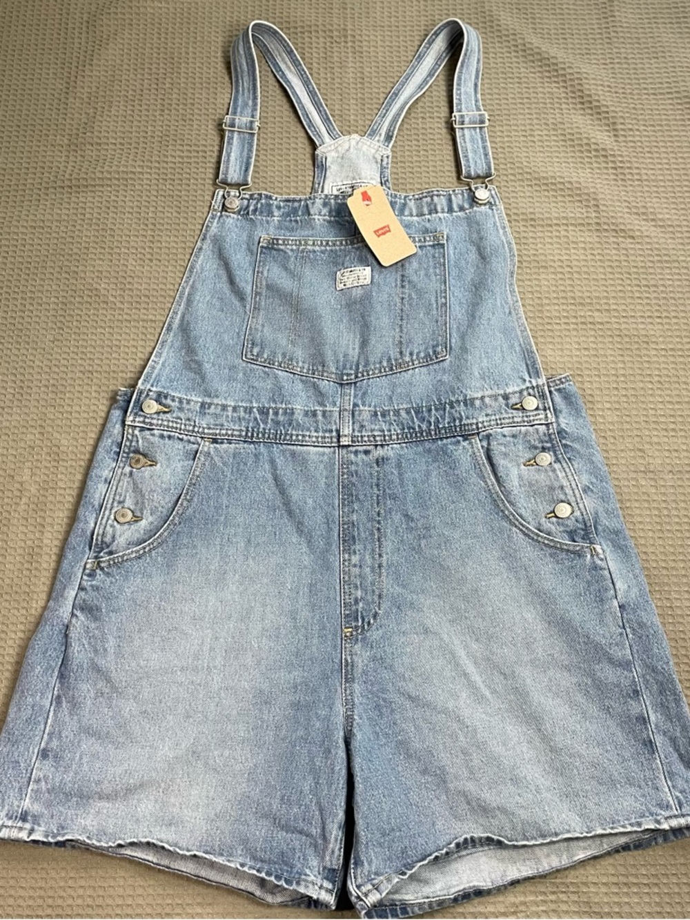 New Levi’s Shortalls Short Overalls XL Women’s Light Wash Vintage Style